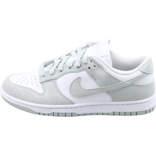 Graue Corduroy Dunk Low Sneakers , Damen, Größe: 35 1/2 EU - Nike - Modalova