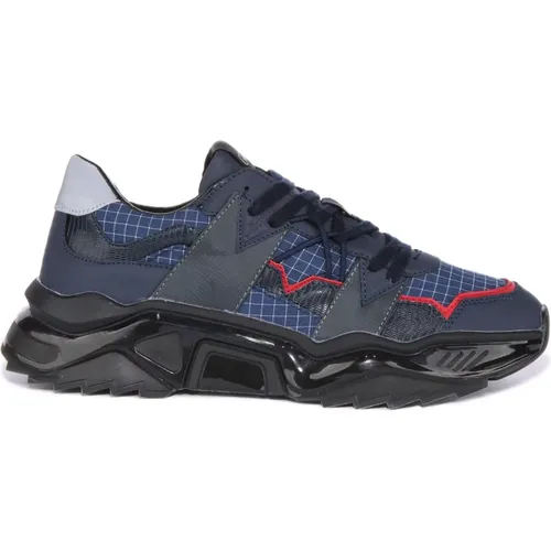 Massa Running Trainers Men , male, Sizes: 12 UK, 9 UK - Guess - Modalova