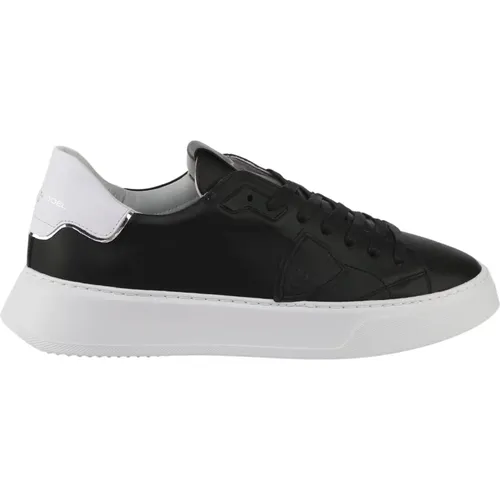 Leather Lace-Up Sneakers White , male, Sizes: 7 UK, 10 UK, 8 UK, 12 UK, 11 UK, 9 UK - Philippe Model - Modalova