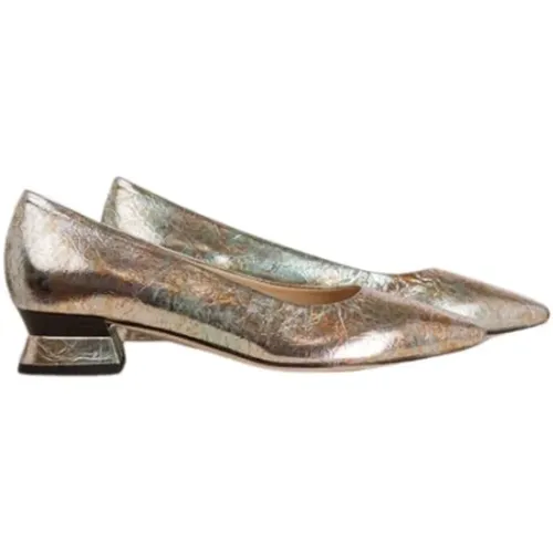 Gold/Silver Pump with 1.5cm Heel , female, Sizes: 4 UK, 8 UK, 5 UK - Brunate - Modalova