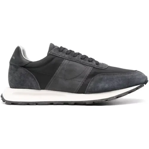 Sneakers for Men , male, Sizes: 8 UK, 12 UK, 9 UK, 11 UK, 6 UK, 7 UK - Philippe Model - Modalova