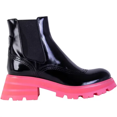 Fluo Pink Sole Chelsea Boots , female, Sizes: 4 UK, 7 UK - alexander mcqueen - Modalova
