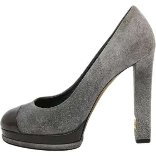 Pre-owned Suede heels , female, Sizes: 8 UK - Chanel Vintage - Modalova