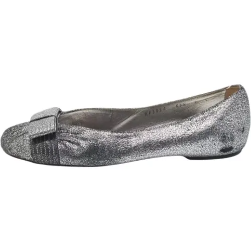 Pre-owned Flats, female, , Size: 9 1/2 US Pre-owned Suede flats - Salvatore Ferragamo Pre-owned - Modalova