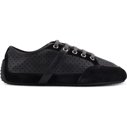 Sneakers, male, , Size: 8 1/2 US Sneakers Lace-up Logo Perforated Italy - Givenchy - Modalova