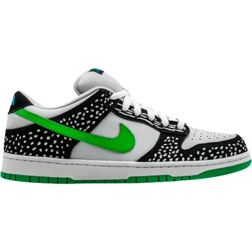 Limited Edition Dunk Low Loon , male, Sizes: 12 UK, 2 1/2 UK, 8 UK, 10 UK, 11 UK, 9 UK, 7 UK, 5 UK, 8 1/2 UK, 2 UK, 6 UK, 11 1/2 UK, 6 1/2 UK, 10 1/2 - Nike - Modalova