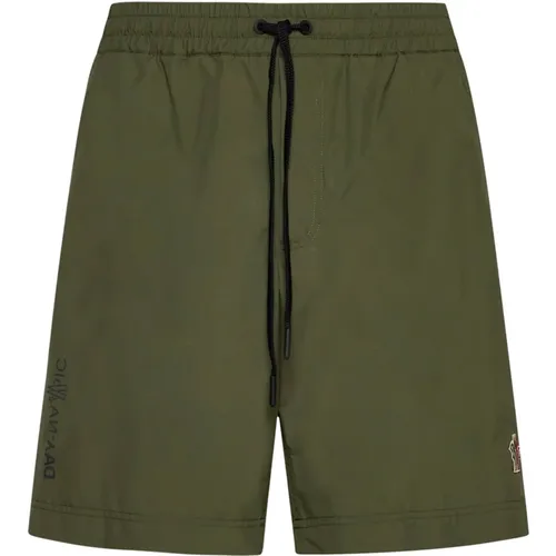 Waterproof Shorts Windproof Lightweight , male, Sizes: S, L - Moncler - Modalova