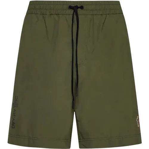 Waterproof Shorts Windproof Lightweight , male, Sizes: S, M, L - Moncler - Modalova