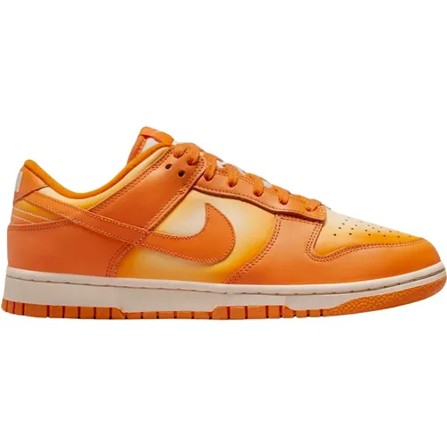 Limitierte Auflage Magma Low Sneakers , Herren, Größe: 46 EU - Nike - Modalova