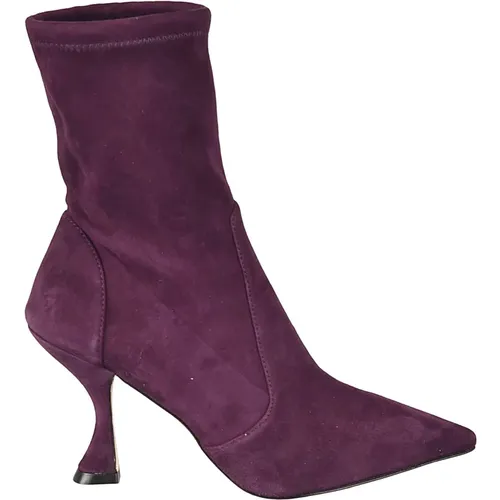 Heeled Boots, female, , Size: 8 US Aubergine Ankle Boots for Women - Stuart Weitzman - Modalova