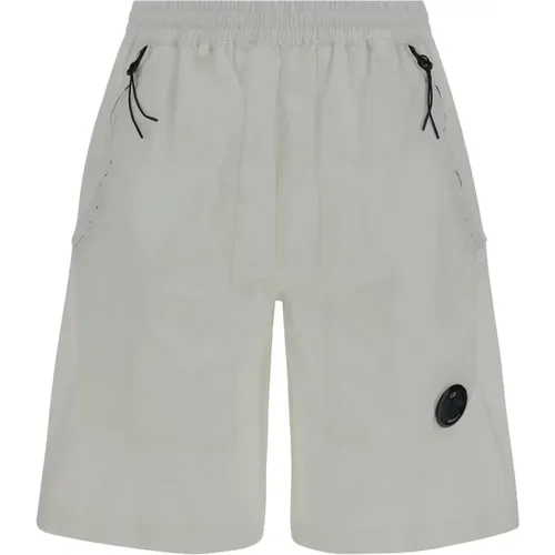 Weiße Shorts mit Lens Logo - C.P. Company - Modalova