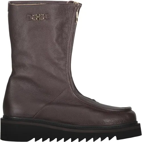 Ankle Boots, female, , Size: 7 1/2 US Stylish Leather Ankle Boots with Zippers - Ferragamo - Modalova