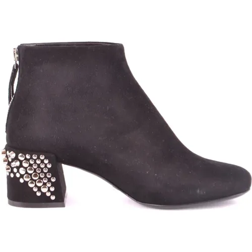 Heeled Boots, female, , Size: 6 US Stylish Booties for Fashionable Looks - alexander mcqueen - Modalova