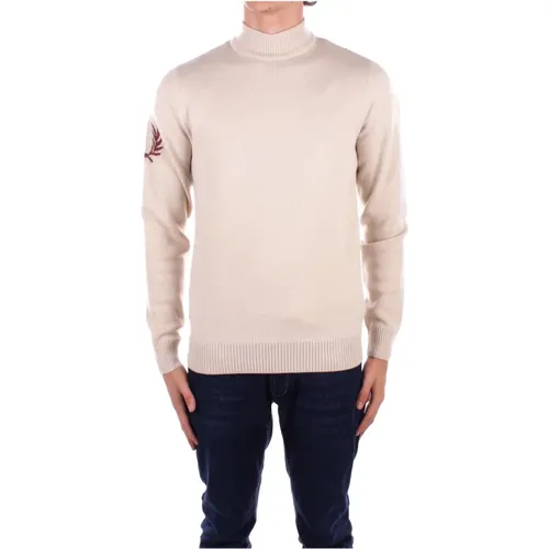 Beiger Pullover mit Hohem Kragen Logo Seite , Herren, Größe: XL - Fred Perry - Modalova