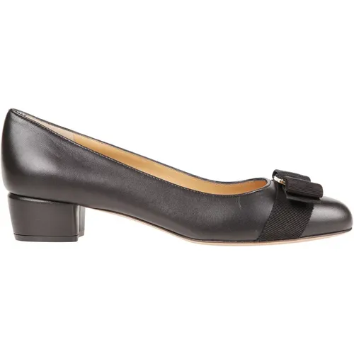 Classic Pump Shoes , female, Sizes: 2 1/2 UK, 4 1/2 UK - Salvatore Ferragamo - Modalova