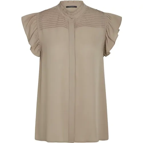 Feminine Shirt with Pleats and Ruffles , female, Sizes: M - Bruuns Bazaar - Modalova