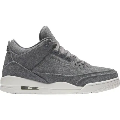 Limited Edition Air Jordan 3 Retro Wool , male, Sizes: 13 1/2 UK, 8 UK, 12 UK, 10 UK, 10 1/2 UK, 8 1/2 UK, 6 1/2 UK, 14 1/2 UK, 6 UK, 9 UK, 11 1/2 UK, - Nike - Modalova