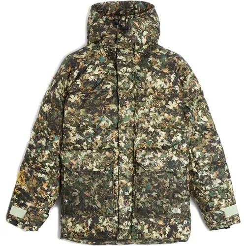 Winter Jackets, male, , Size: M Camouflage Down Jacket with Hood - The North Face - Modalova