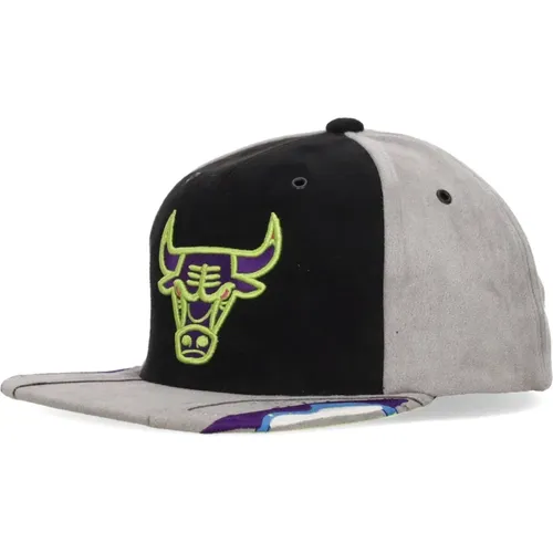 Caps, male, , Size: ONE SIZE Chicago Bulls Snapback Cap Black/Purple - Mitchell & Ness - Modalova