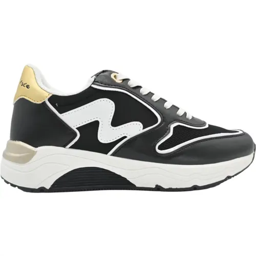 Gold Sneakers - Mgrun V107 , female, Sizes: 3 UK, 6 UK, 7 UK, 4 UK, 5 UK - Manila Grace - Modalova