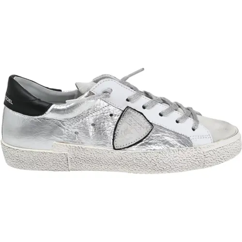 Metallic Low Top Sneakers - Silver , female, Sizes: 3 UK - Philippe Model - Modalova