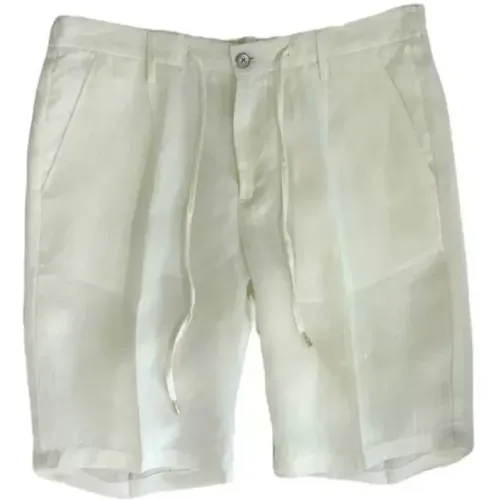 Bermuda Shorts with Darts , male, Sizes: S, XL - Briglia - Modalova