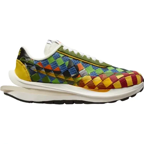 Green Gusto Woven sacai Jean Paul Gaultier , male, Sizes: 5 UK, 13 1/2 UK - Nike - Modalova