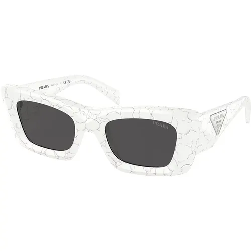 Stilvolle Sonnenbrille Grau Dunkle Linse - Prada - Modalova