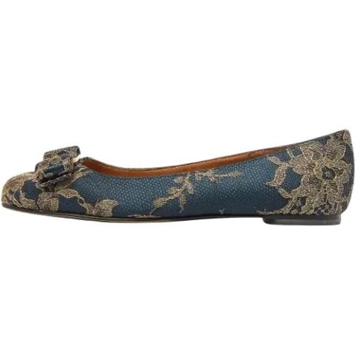 Pre-owned Flats, female, , Size: 6 US Pre-owned Lace flats - Salvatore Ferragamo Pre-owned - Modalova