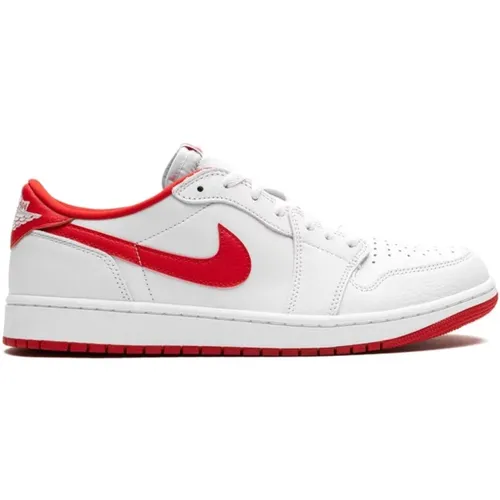 Retro Low OG Sneakers /Red , male, Sizes: 7 UK, 8 1/2 UK, 10 1/2 UK - Jordan - Modalova