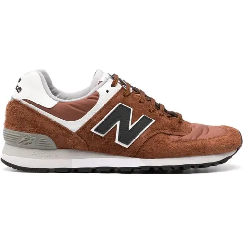 Sneakers, male, , Size: 7 1/2 US Suede Panelled Sneakers - New Balance - Modalova