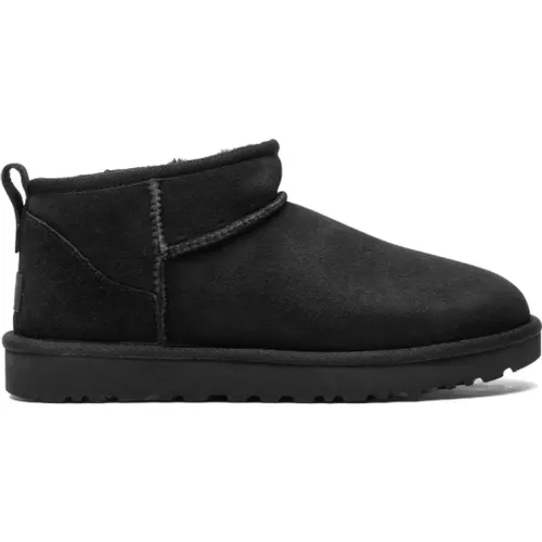 Schwarze Classic Ultra Mini Slip-On Stiefel , Herren, Größe: 44 EU - Ugg - Modalova