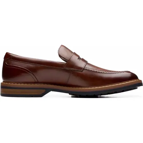 Elegante Slip-On Schuhe Braun Leder , Herren, Größe: 43 EU - Clarks - Modalova