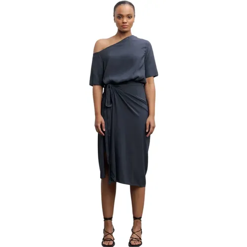 Schulterfreies Midi-Kleid mit Sarong-Effekt-Rock , Damen, Größe: XS - Ahlvar Gallery - Modalova