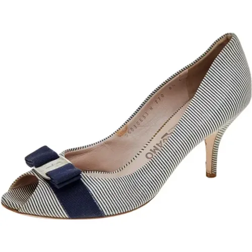 Pre-owned Pumps, female, , Size: 9 US Pre-owned Canvas heels - Salvatore Ferragamo Pre-owned - Modalova