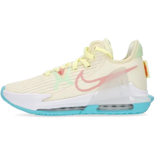 Witness Vi Basketball Shoe Coconut Milk , male, Sizes: 11 UK, 1 1/2 UK - Nike - Modalova