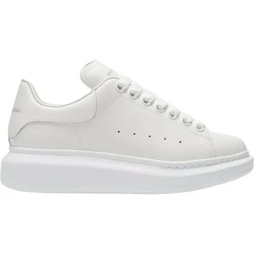 Oversized Sneakers , female, Sizes: 4 UK, 5 1/2 UK, 4 1/2 UK, 2 1/2 UK, 3 1/2 UK, 2 UK, 6 UK, 8 UK, 7 UK, 1 UK, 7 1/2 UK - alexander mcqueen - Modalova