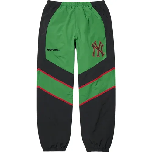 Limited Edition Track Pant Green , male, Sizes: M, XL, S, L - Supreme - Modalova