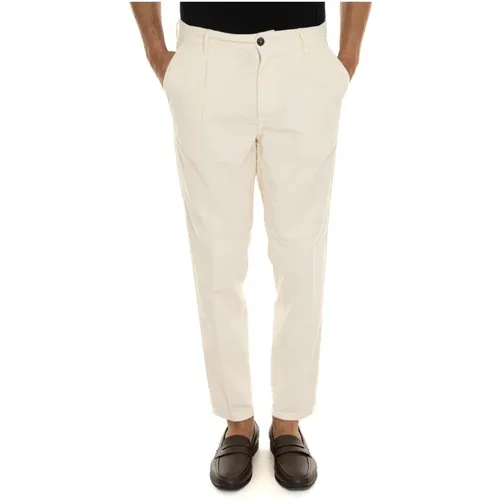 Chinos, male, , Size: W36 Velvet Chino Pants with Front Darts - Roy Roger's - Modalova