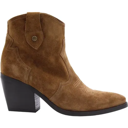 Stylish Boot for Trendy Fashionistas , female, Sizes: 5 UK - Nerogiardini - Modalova