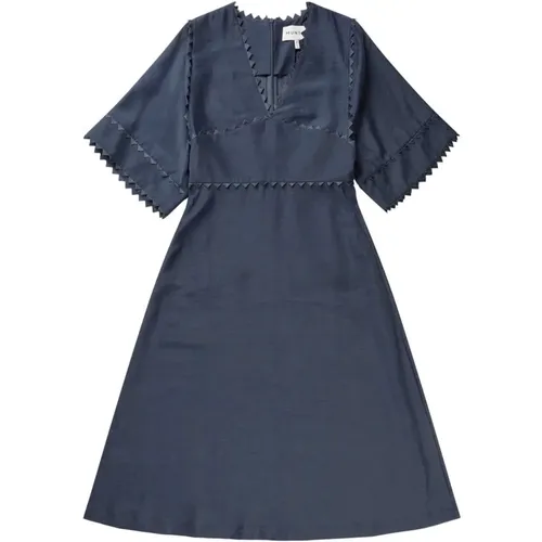 Stilvolles Kleid mit Zickzackkanten , Damen, Größe: XL - Munthe - Modalova