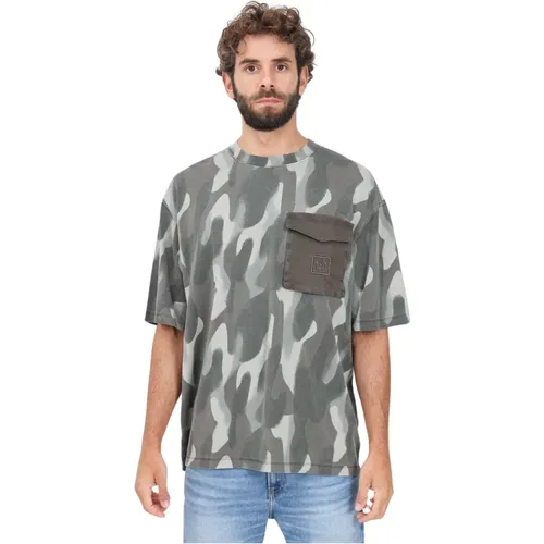 Grünes Camo Kurzarm T-Shirt - Armani Exchange - Modalova