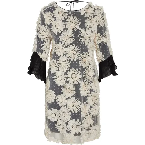 Elegant Mesh Floral Dress Cream , female, Sizes: S, M, XL - Bruuns Bazaar - Modalova