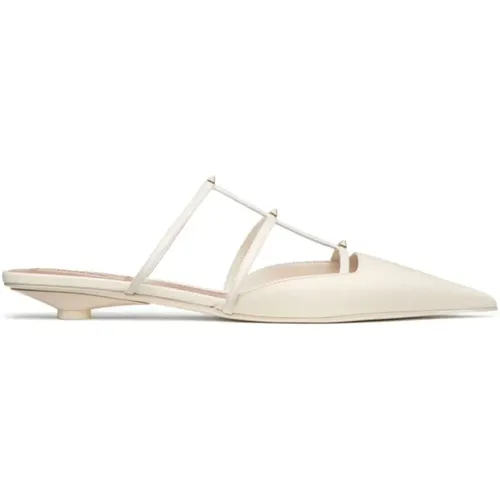 Weiße Sandalen,Weiße Sandalen für Frauen,Goldfarbene Rockstud Käfig Flache Schuhe - Valentino Garavani - Modalova