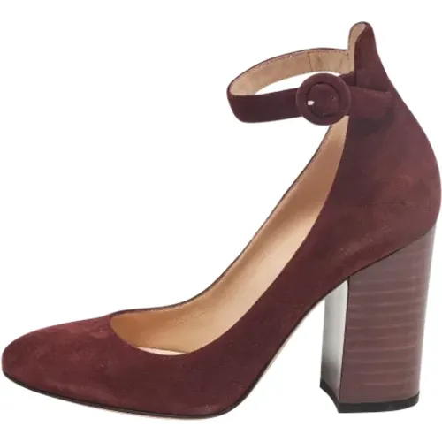 Pre-owned Pumps, female, , Size: 8 1/2 US Pre-owned Suede heels - Gianvito Rossi Pre-owned - Modalova