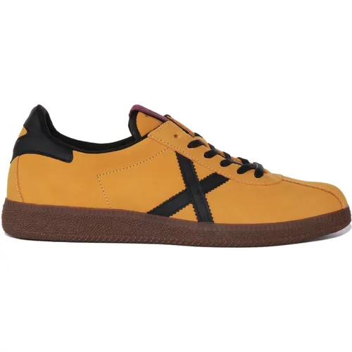 Retro Trainers in Mustard for Men , male, Sizes: 10 UK, 11 UK, 9 UK - Munich - Modalova