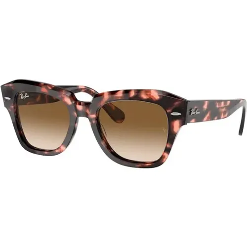 Rb2186 Sonnenbrille in Rosa,Quadratische Wayfarer Sonnenbrille Rb2186 133451 - Ray-Ban - Modalova