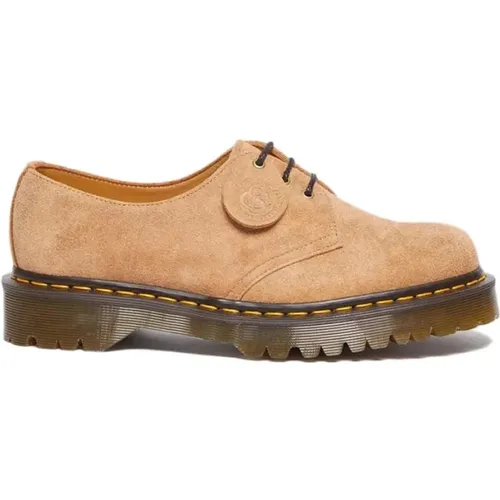 Tufted Sandy Tan Suede Schuhe , Herren, Größe: 41 EU - Dr. Martens - Modalova