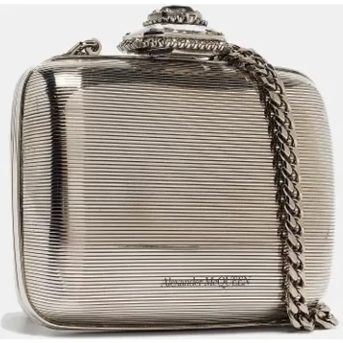 Pre-owned Clutches, female, , Size: ONE SIZE Pre-owned Metal clutches - Alexander McQueen Pre-owned - Modalova