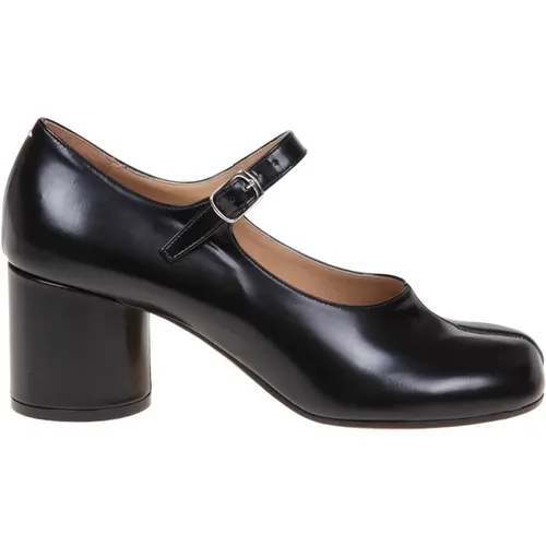 Calfskin Pumps with Iconic Tabi Cut , female, Sizes: 5 1/2 UK, 4 1/2 UK, 2 UK - Maison Margiela - Modalova